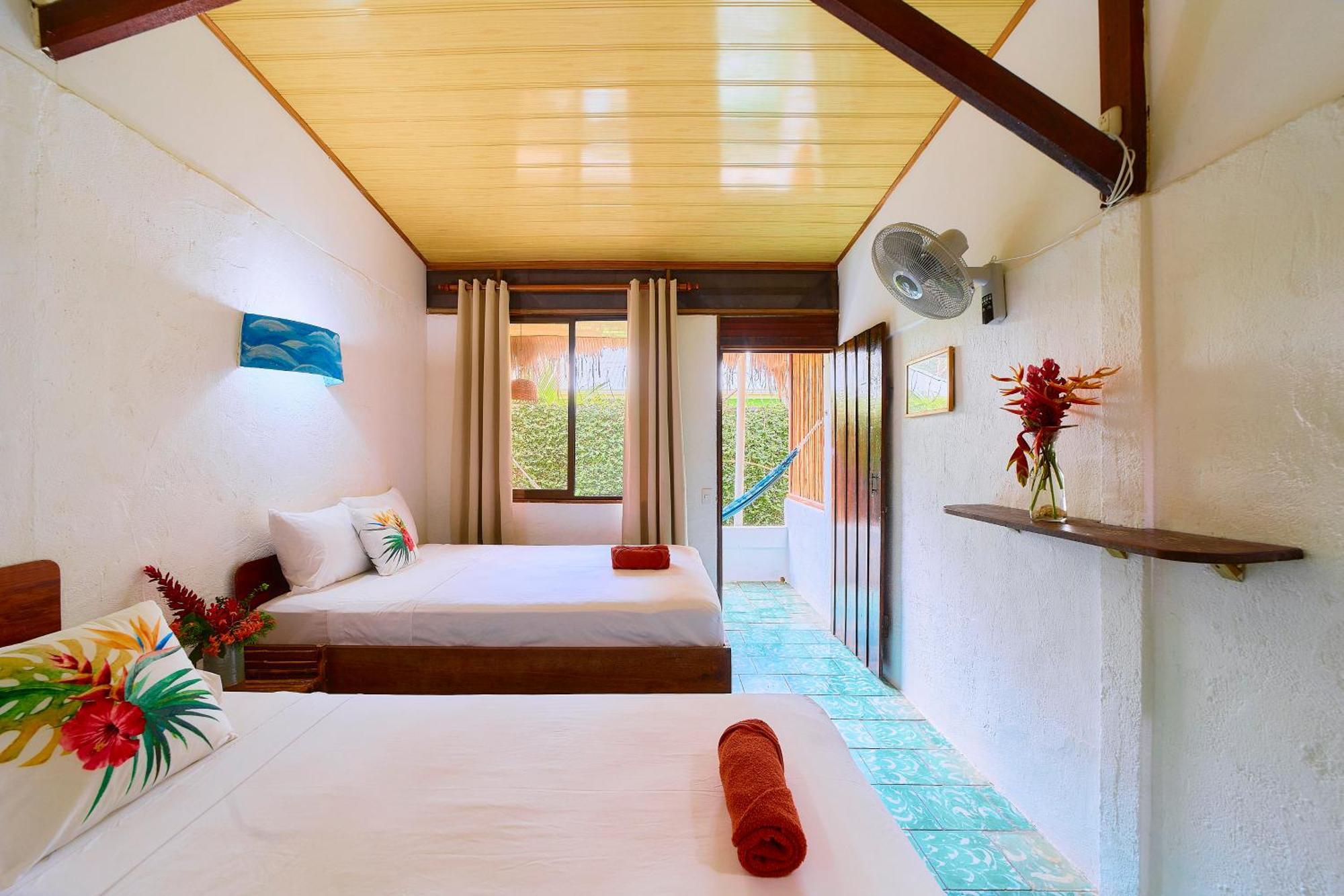 Puerto Viejo de Talamanca Cabinas Montesol מראה חיצוני תמונה