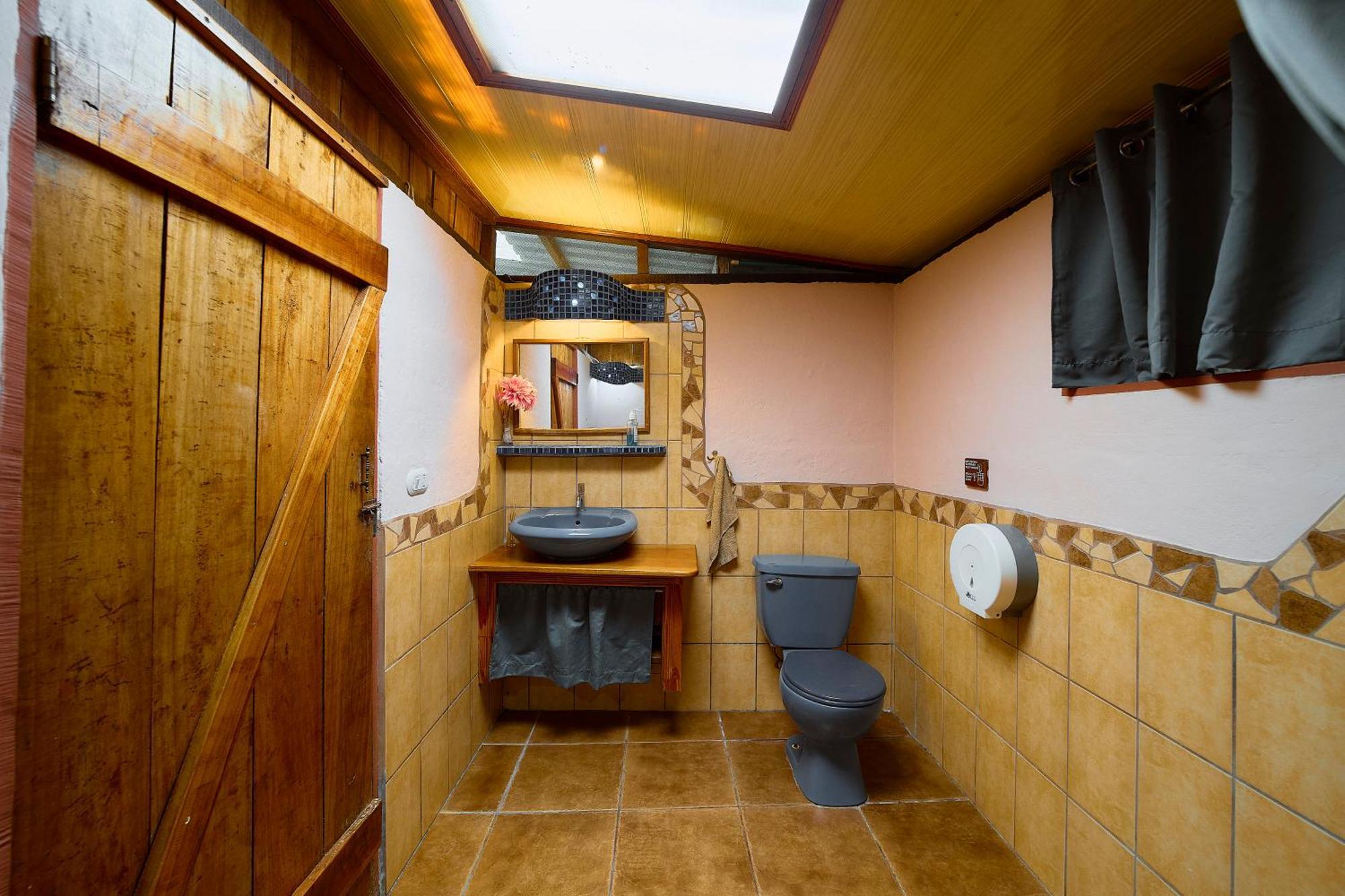 Puerto Viejo de Talamanca Cabinas Montesol מראה חיצוני תמונה