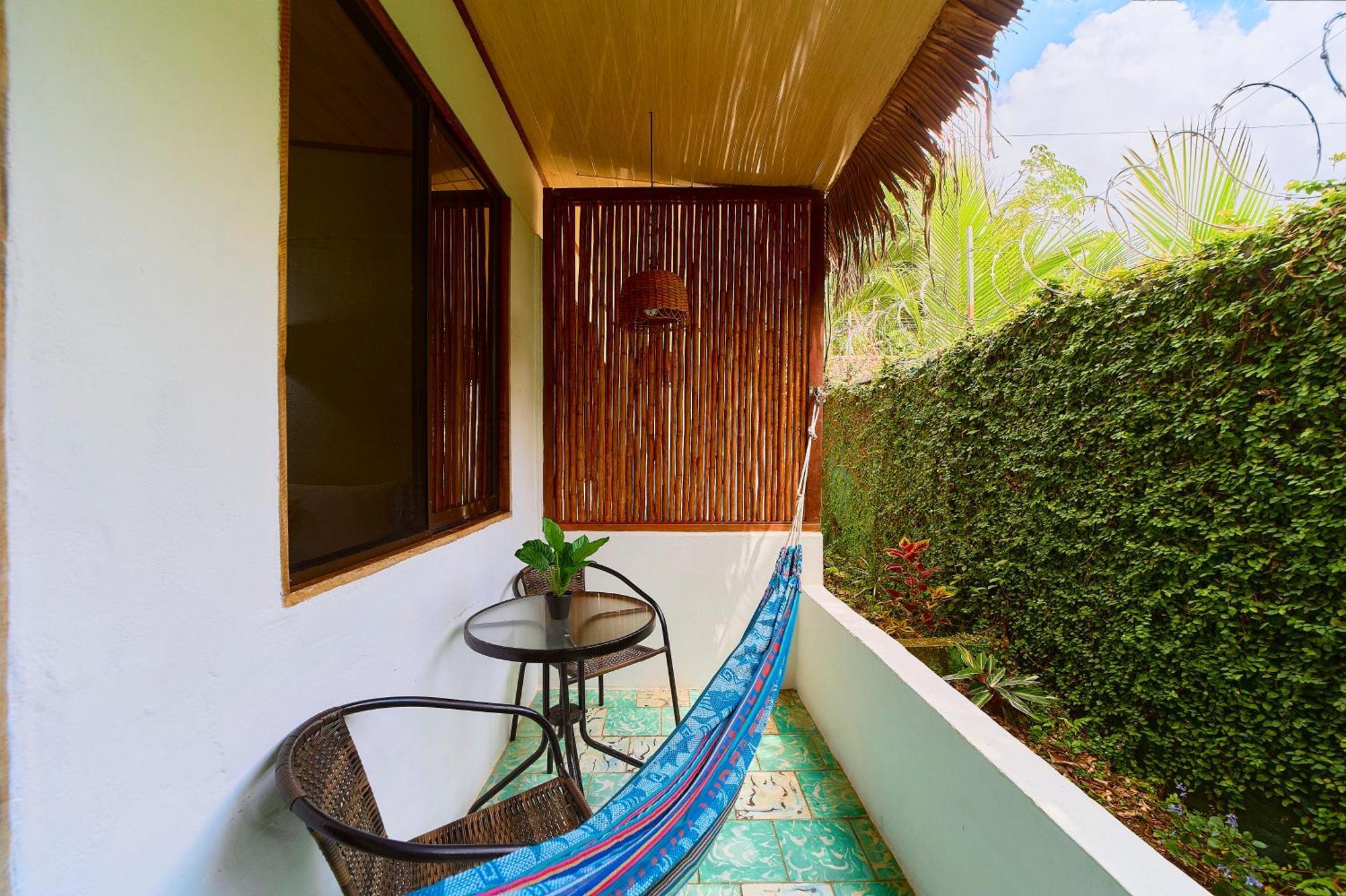 Puerto Viejo de Talamanca Cabinas Montesol מראה חיצוני תמונה