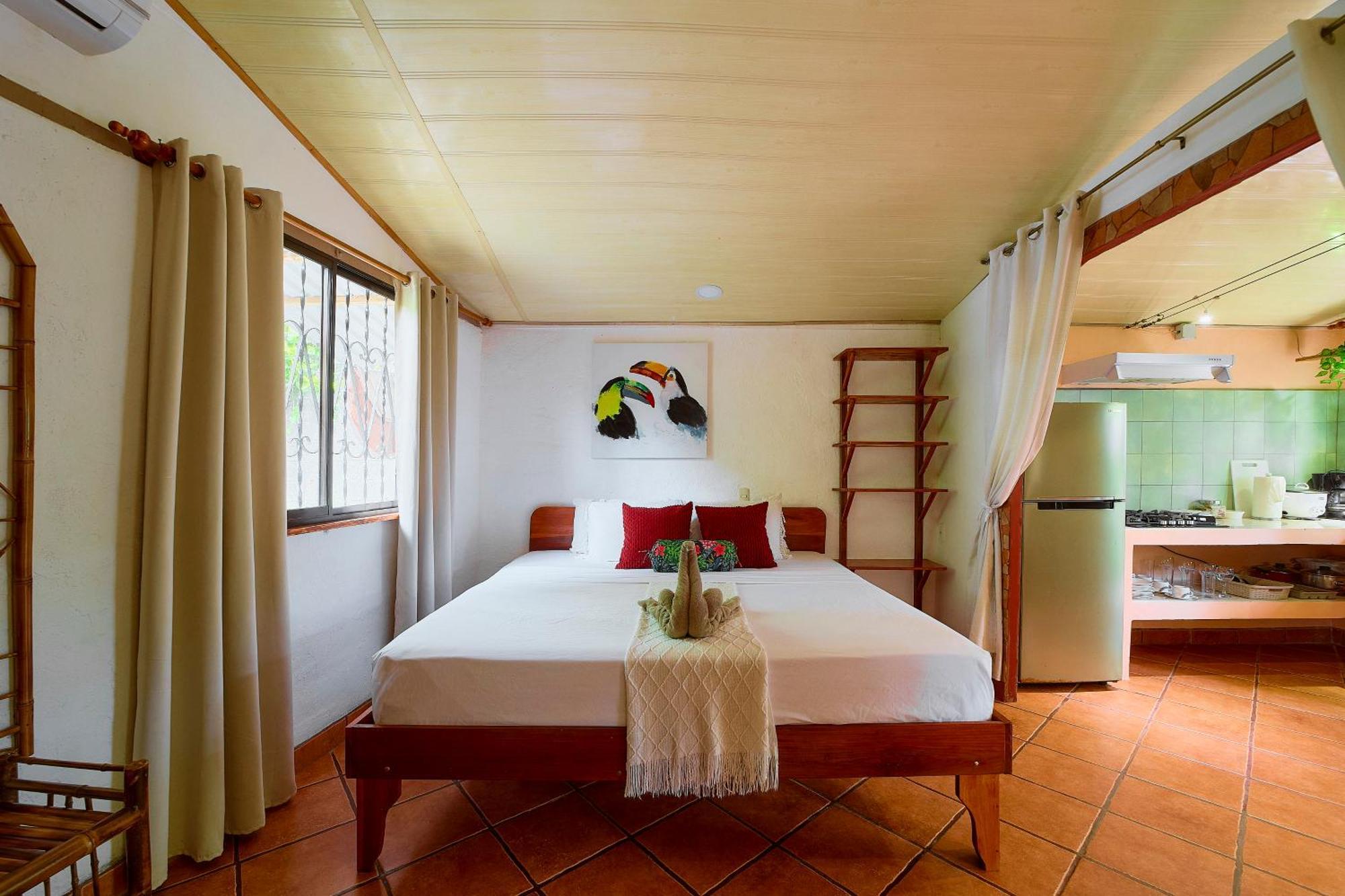 Puerto Viejo de Talamanca Cabinas Montesol מראה חיצוני תמונה