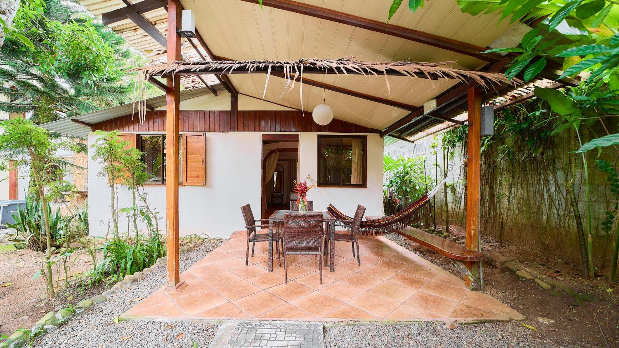 Puerto Viejo de Talamanca Cabinas Montesol מראה חיצוני תמונה