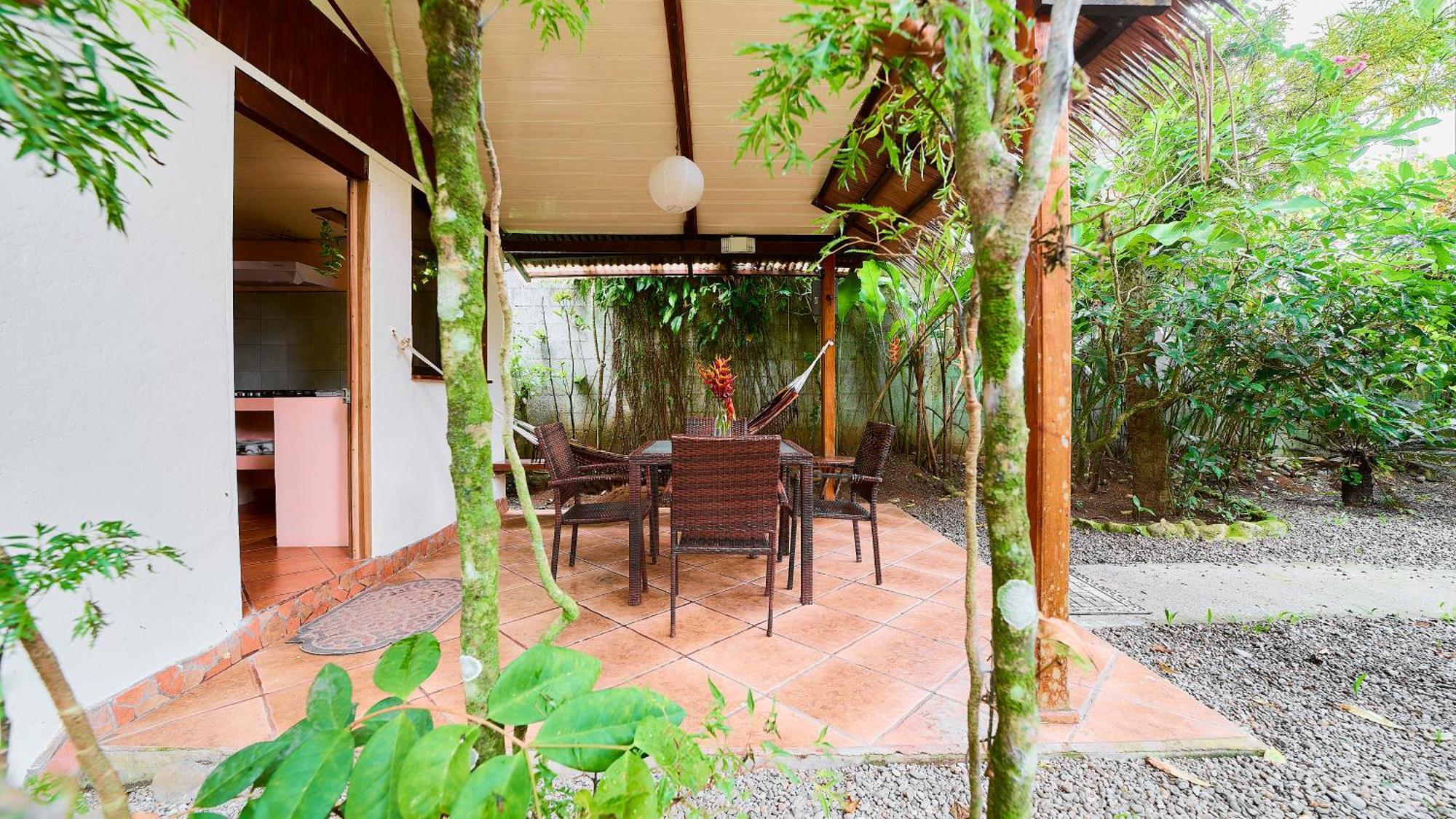 Puerto Viejo de Talamanca Cabinas Montesol מראה חיצוני תמונה