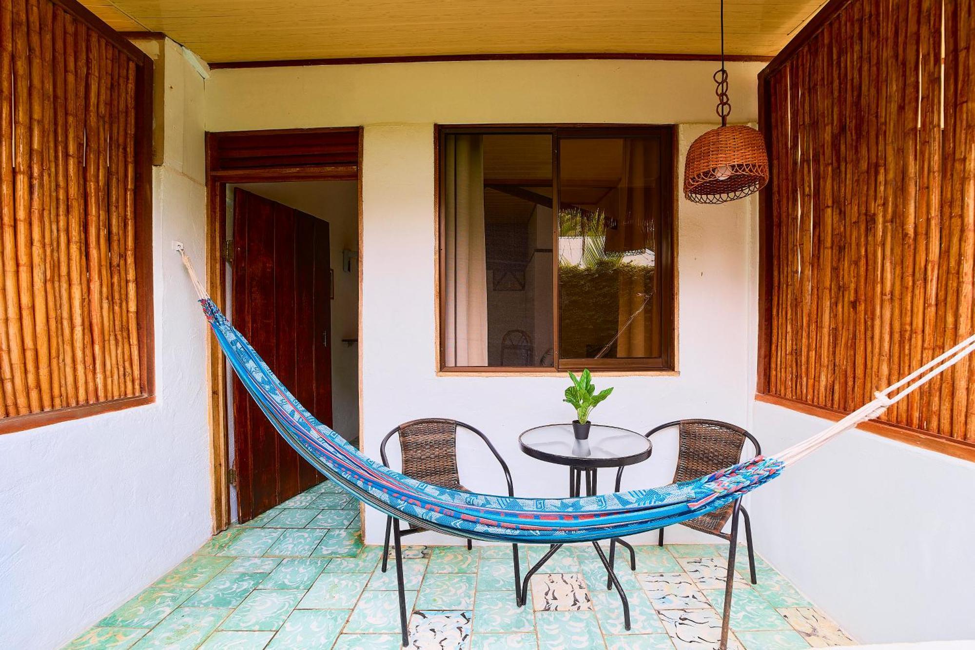 Puerto Viejo de Talamanca Cabinas Montesol מראה חיצוני תמונה